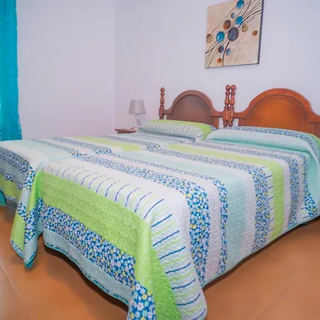 Con Balcones,garaje, Aire Solo Familias Y Parejas *