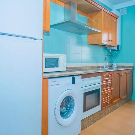 Con Balcones,garaje, Aire Solo Familias Y Parejas Apartment *