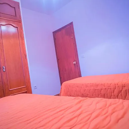 Con Balcones,garaje, Aire Solo Familias Y Parejas *