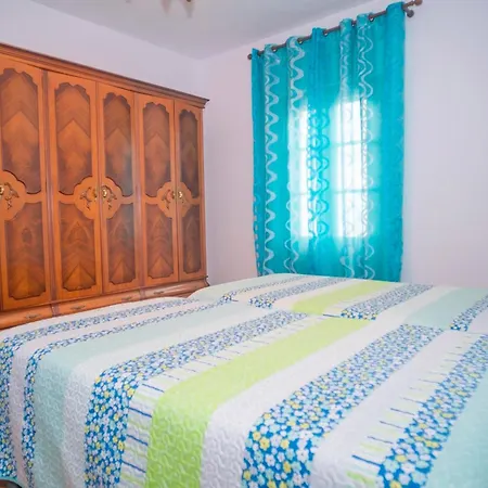 Apartment Con Balcones,garaje, Aire Solo Familias Y Parejas *